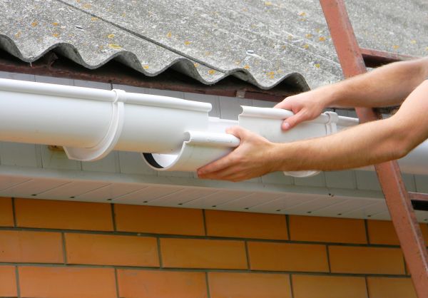 Cost of Gutter Hanging in Coeur D Alene